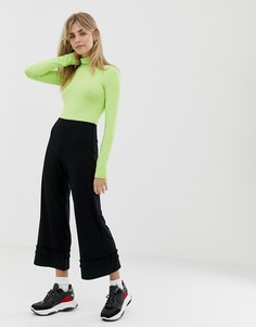 Укороченные широкие брюки с оборками ASOS DESIGN - Черный