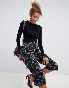 Широкие брюки с цветочным принтом Influence - Черный