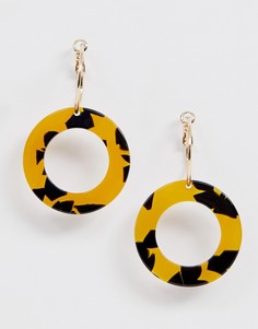 Золотистые серьги-кольца с черепаховыми элементами Monki - Коричневый
