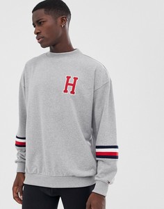Серый свитшот с полосками на рукавах и логотипом в виде буквы Н Tommy Hilfiger - Серый