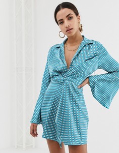 Голубое атласное платье в горошек с перекрученной отделкой спереди Missguided - Мульти
