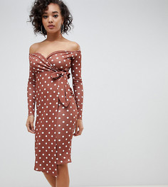 Темно-оранжевое платье в горошек с открытыми плечами и запахом эксклюзивно для Boohoo - Оранжевый
