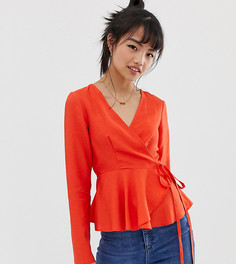 Льняной топ с длинными рукавами и запахом ASOS DESIGN Petite - Красный