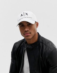 Белая парусиновая бейсболка с большим логотипом Armani Exchange - Белый