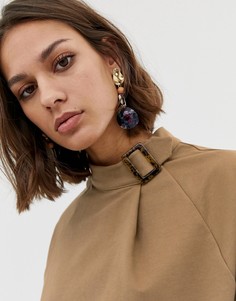 Футболка с высоким воротом и пряжкой ASOS WHITE - Мульти