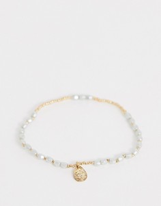 Эластичный золотистый браслет с искусственным жемчугом и кованой подвеской ASOS DESIGN - Золотой