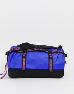 Синяя маленькая сумка дафл с ацтекским узором The North Face 92 Rage Base Camp - Синий