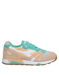 Низкие кеды и кроссовки Diadora