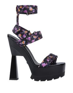 Сандалии Versace