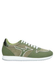 Низкие кеды и кроссовки Mizuno