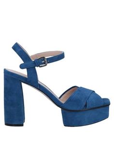 Сандалии Stuart Weitzman