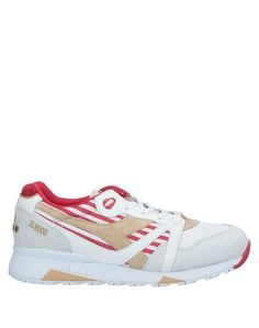 Низкие кеды и кроссовки Diadora