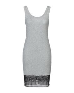 Короткое платье Kendall + Kylie