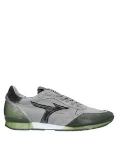 Низкие кеды и кроссовки Mizuno