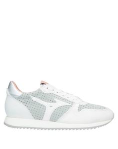Низкие кеды и кроссовки Mizuno