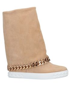 Полусапоги и высокие ботинки Casadei