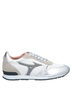 Низкие кеды и кроссовки Mizuno