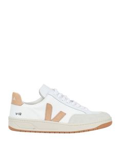 Низкие кеды и кроссовки Veja