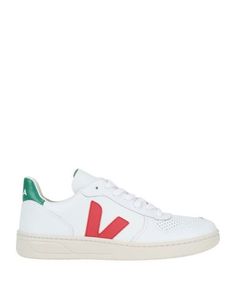 Низкие кеды и кроссовки Veja