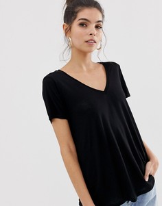 Черная футболка с коротким рукавами и V-образным вырезом ASOS DESIGN - Черный