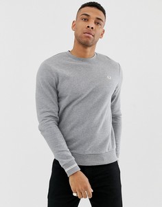 Серый свитшот с окантовкой на манжетах и логотипом Fred Perry - Серый