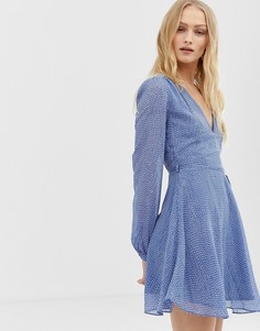 Чайное платье в горошек с завязкой на талии Glamorous - Синий