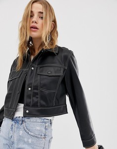 Черная куртка из полиуретана с контрастной строчкой Bershka - Черный
