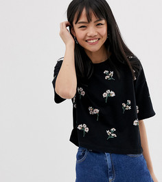 Свободная футболка с цветочной вышивкой ASOS DESIGN Petite - Черный