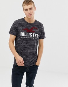 Черная футболка с вышитым логотипом на груди Hollister - Черный