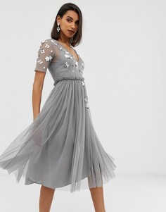 Платье-футболка миди с 3D-отделкой и сетчатой юбкой ASOS DESIGN - Серый