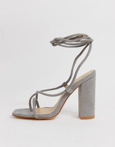Серые босоножки на каблуке с ремешком на щиколотке Public Desire Betty - Серый