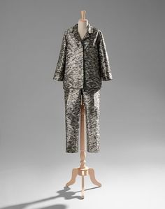 Классический костюм F.R.S. For Restless Sleepers