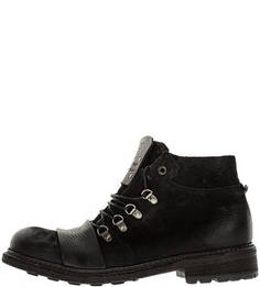 Демисезонные замшевые ботинки черного цвета A.S.98