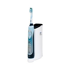 Электрическая зубная щетка Oral B