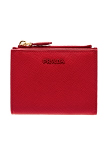 Красный кошелек на молнии с логотипом в тон Prada