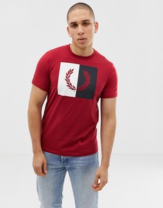 Красная футболка в стиле колор блок Fred Perry - Красный