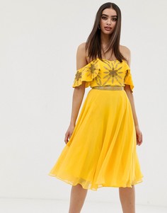 Желтое декорированное платье миди с открытыми плечами Virgos Lounge - Желтый