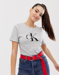 Футболка классического кроя с логотипом Calvin Klein core - Серый