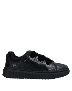 Низкие кеды и кроссовки Geox