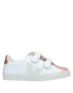 Низкие кеды и кроссовки Veja