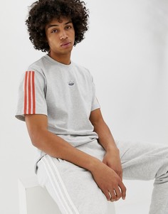 Серая футболка с полосками adidas Originals DV3261 - Серый