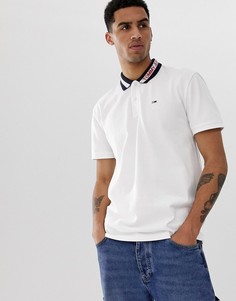 Поло из пике белого цвета с контрастной отделкой на воротнике и логотипом Tommy Jeans - Белый