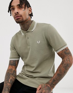 Зеленая футболка-поло с логотипом и окантовкой Fred Perry - Зеленый