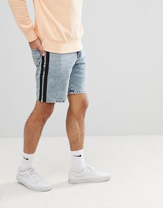 Светло-синие облегающие джинсовые шорты с черными полосами по бокам ASOS DESIGN - Синий