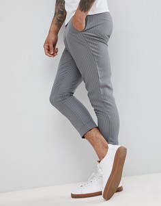 Серые укороченные брюки в полоску boohooMAN - Серый