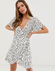 Платье в горошек с запахом In The Style Billie Faiers - Мульти