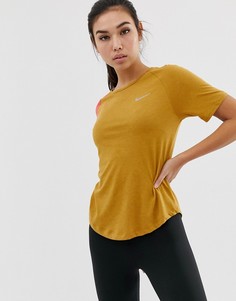 Золотисто-розовая футболка колор блок Nike Running - Золотой
