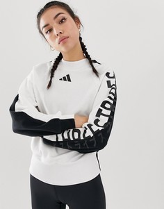 Свитшот с названием бренда на рукаве adidas Training - Черный