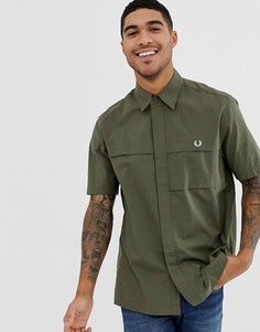 Зеленая рубашка с короткими рукавами в стиле милитари Fred Perry - Зеленый