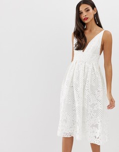 Кружевное платье миди для выпускного с глубоким вырезом ASOS DESIGN - Белый